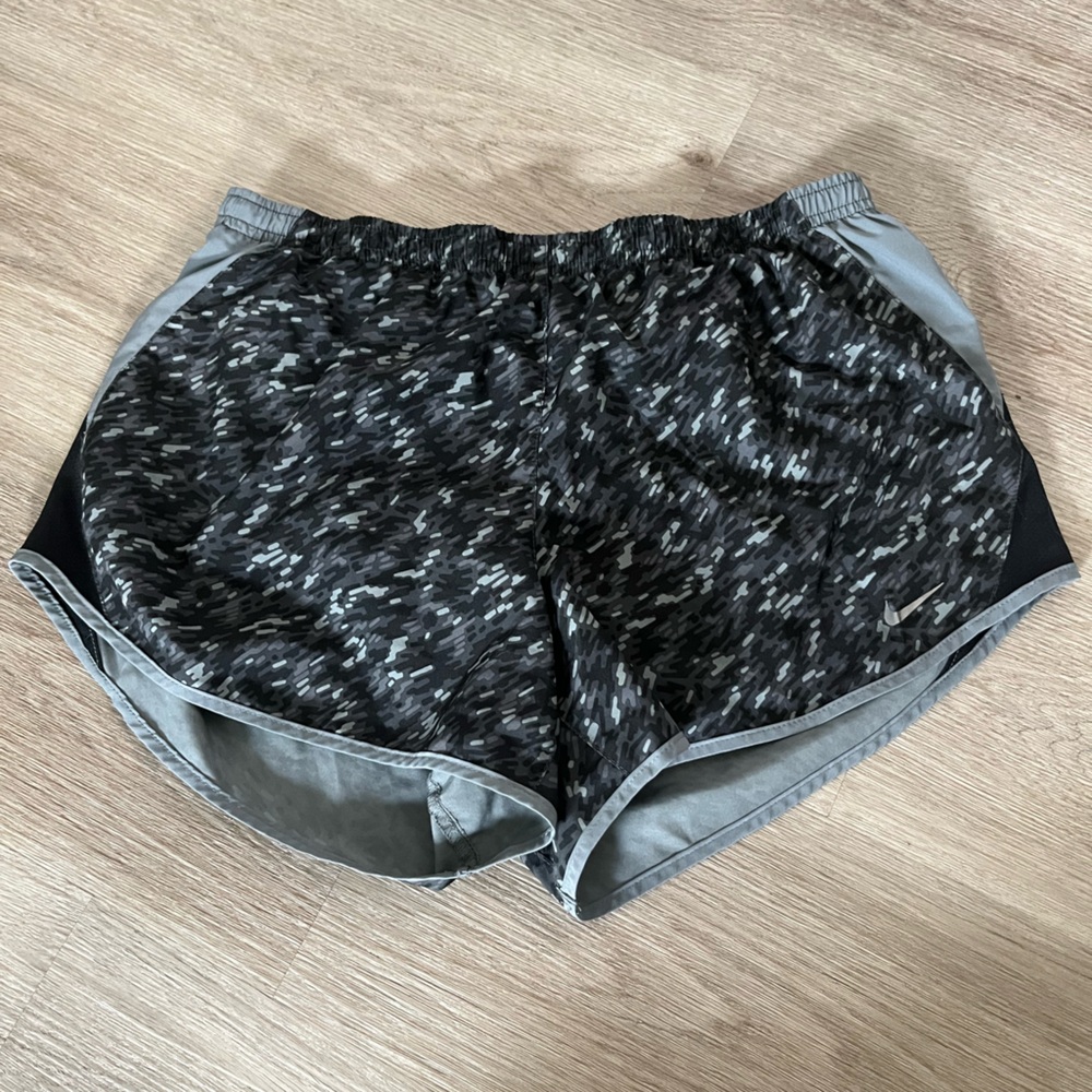 Patterned Nike tempo shorts